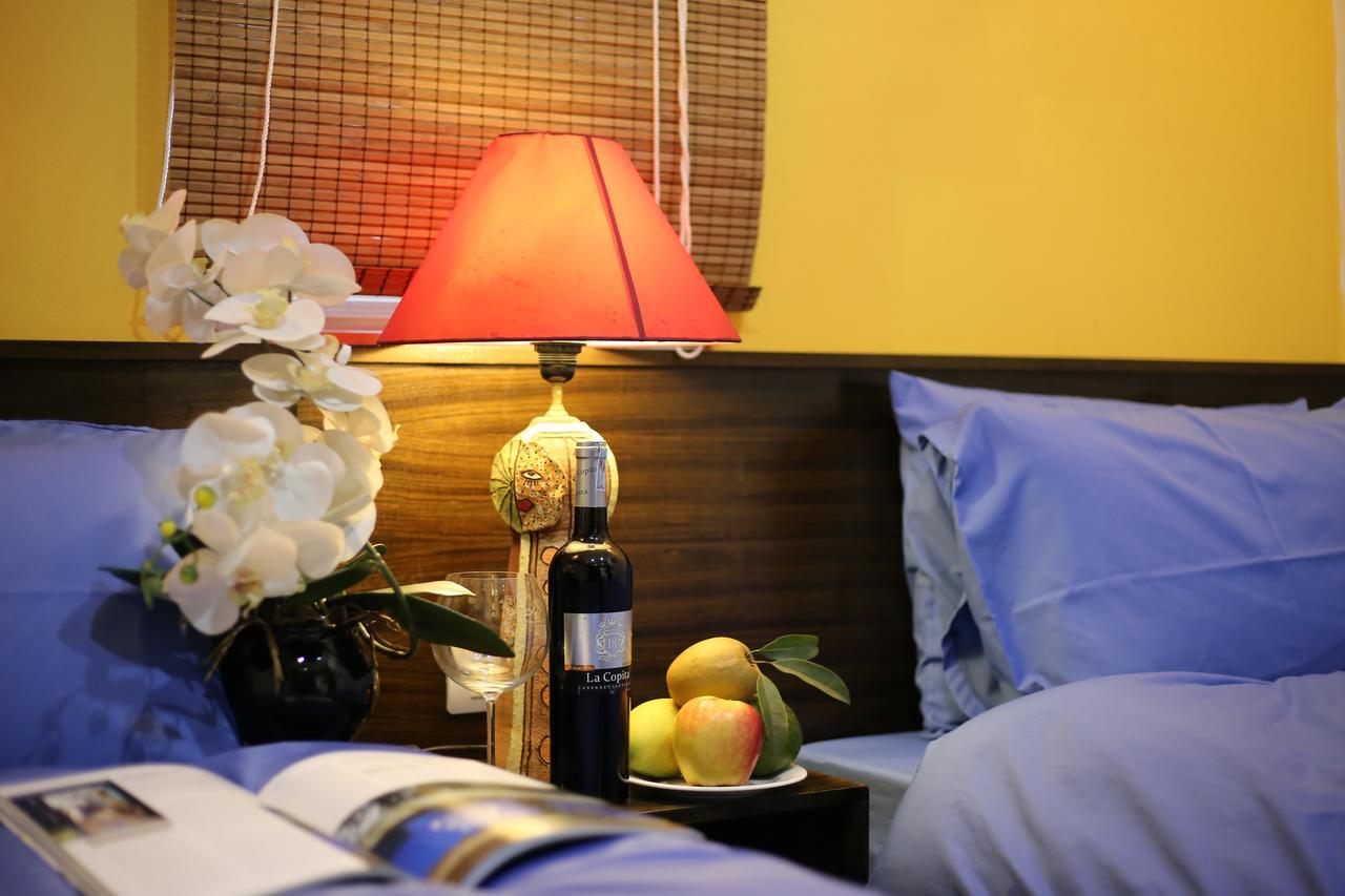 Tuti Lakeside Homestay Hanoi Exterior foto